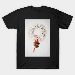 Christmas wreath and cane T-Shirt